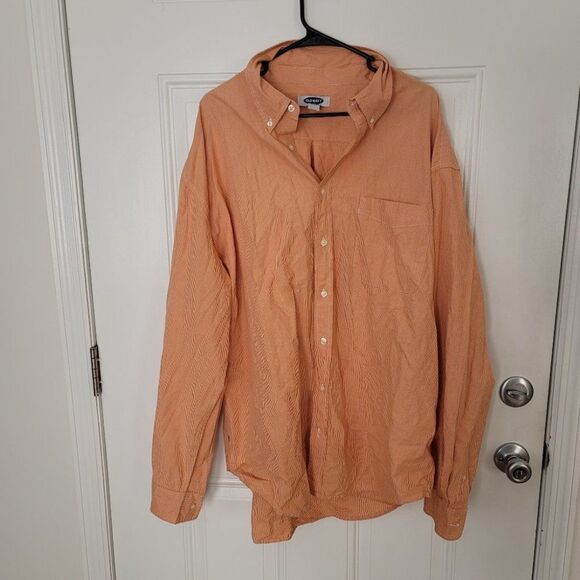 Button down - Picture 2 of 4